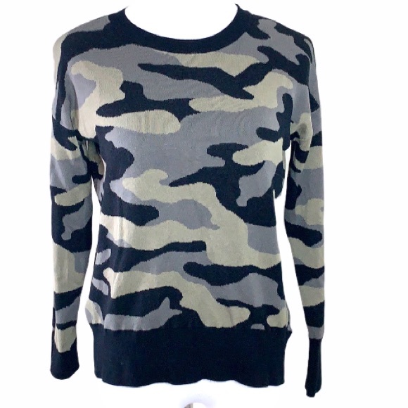 Isaac Mizrahi Sweaters - Isaac Mizrahi Black/Grey Camouflage Sweater